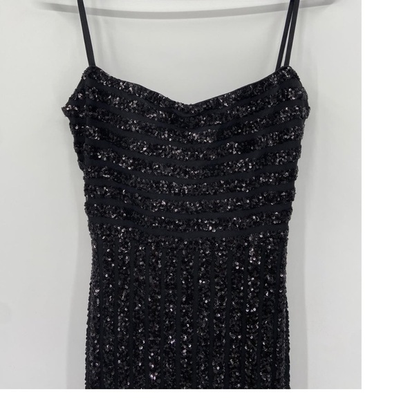 La Femme 29713 Black Stripe Pattern Sequin Evening Gown Size 8 - Picture 4 of 5